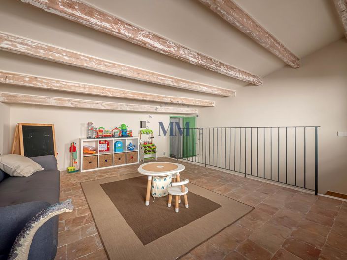 Image No.32-4 Bed Townhouse for sale