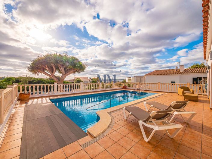 Image No.3-4 Bed Villa for sale