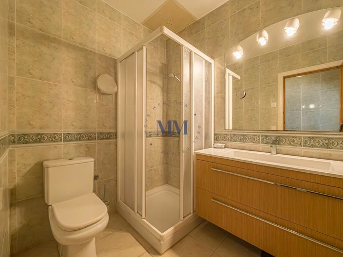 Image No.12-3 Bed House for sale