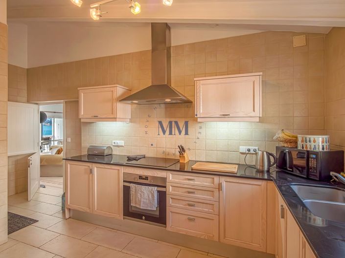 Image No.8-3 Bed House for sale