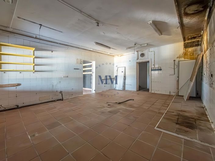 Image No.15-4 Bed Property for sale