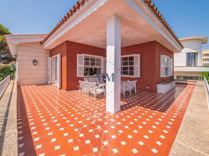 Image No.12-4 Bed House for sale