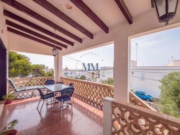 1 - Sant Lluis, Villa