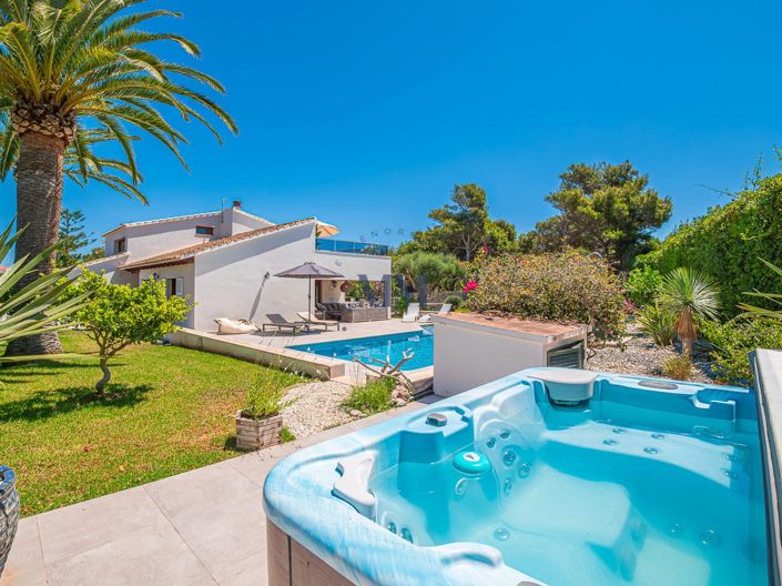 Image No.3-4 Bed Villa for sale