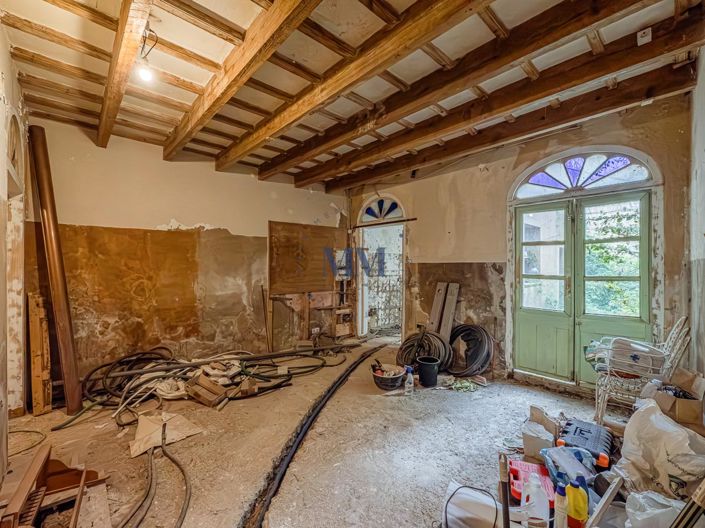 Image No.11-6 Bed Townhouse for sale