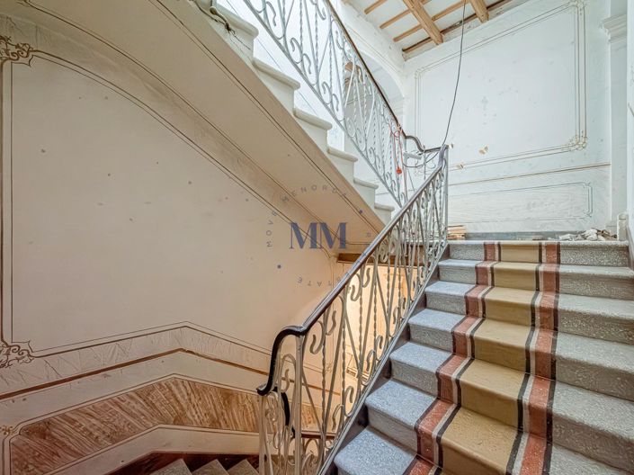 Image No.13-6 Bed Townhouse for sale