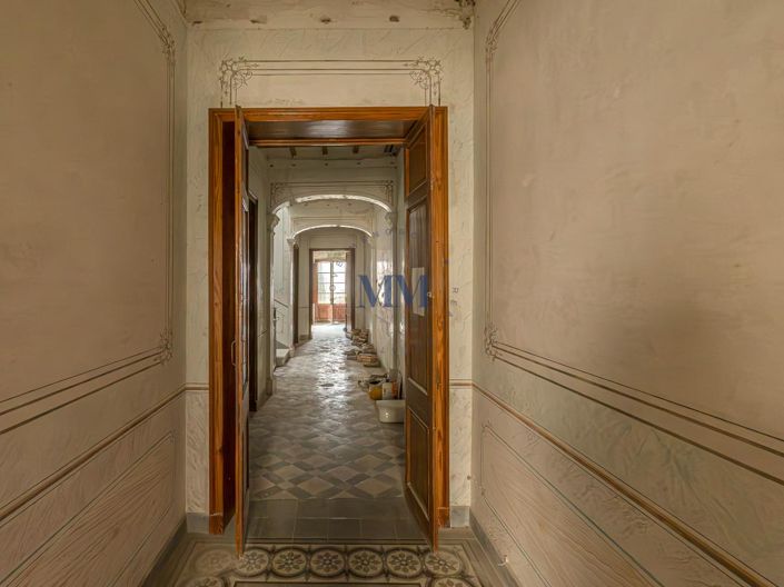 Image No.20-6 Bed Townhouse for sale