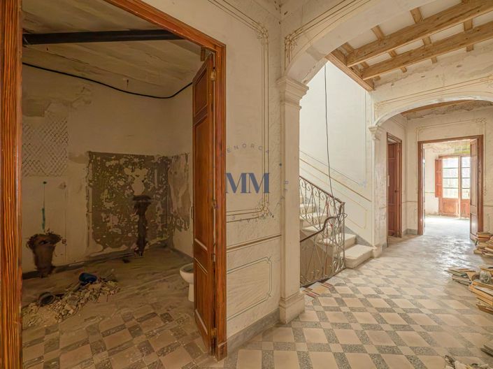 Image No.23-6 Bed Townhouse for sale