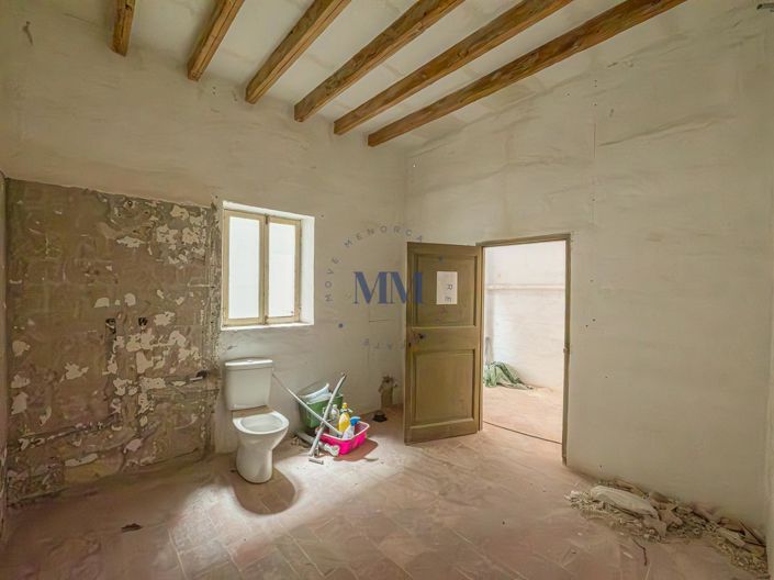 Image No.25-6 Bed Townhouse for sale