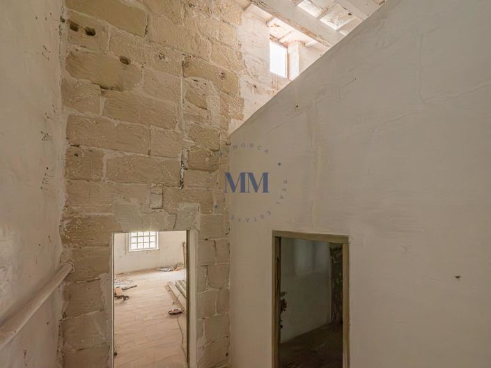 Image No.26-6 Bed Townhouse for sale