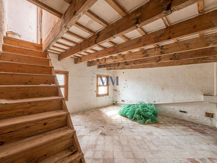 Image No.30-6 Bed Townhouse for sale