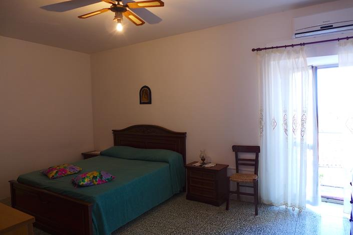 Image No.22-Maison de campagne de 2 chambres à vendre à Cosenza