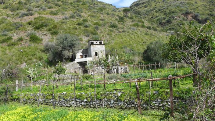 Image No.2-2 Bed House for sale