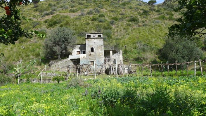 Image No.5-2 Bed House for sale