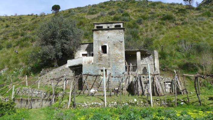 Image No.10-2 Bed House for sale