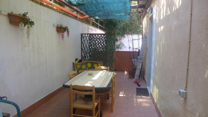 Image No.10-2 Bed Townhouse for sale