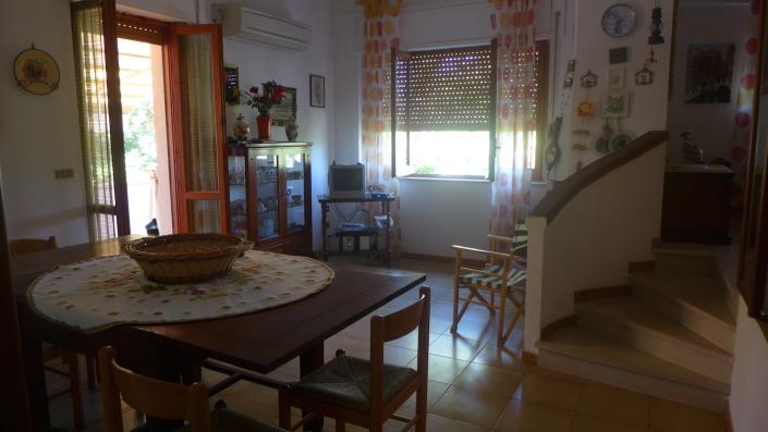 Image No.14-2 Bed Townhouse for sale