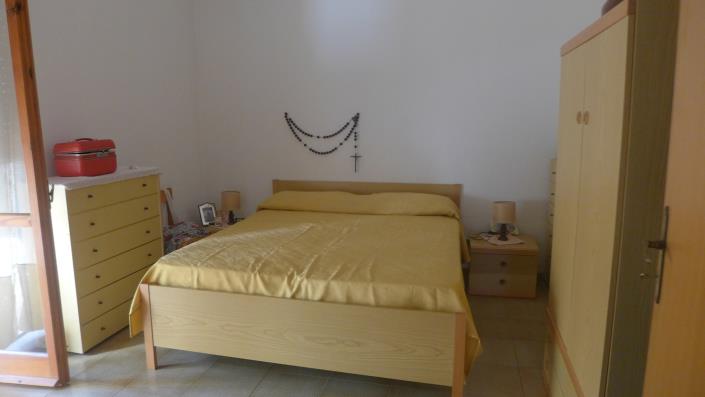 Image No.22-2 Bed Townhouse for sale