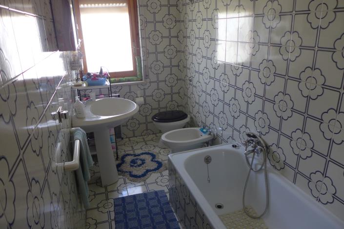 Image No.14-3 Bed Townhouse for sale