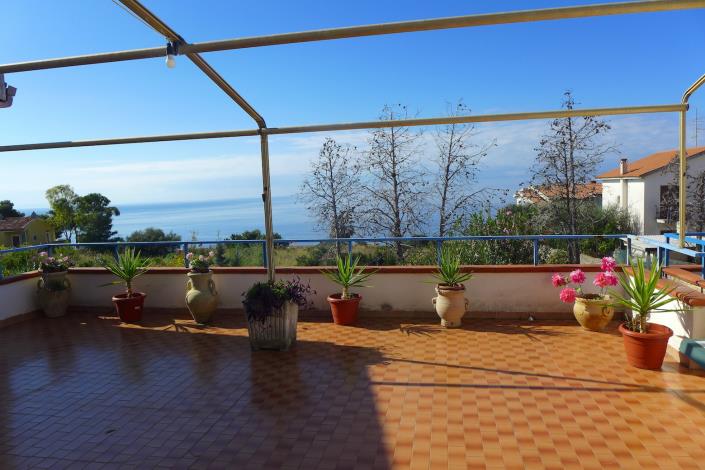 Image No.16-3 Bed Townhouse for sale