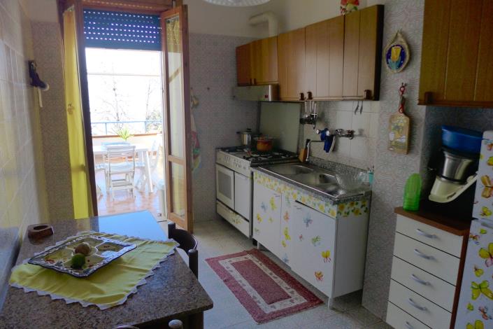 Image No.21-3 Bed Townhouse for sale