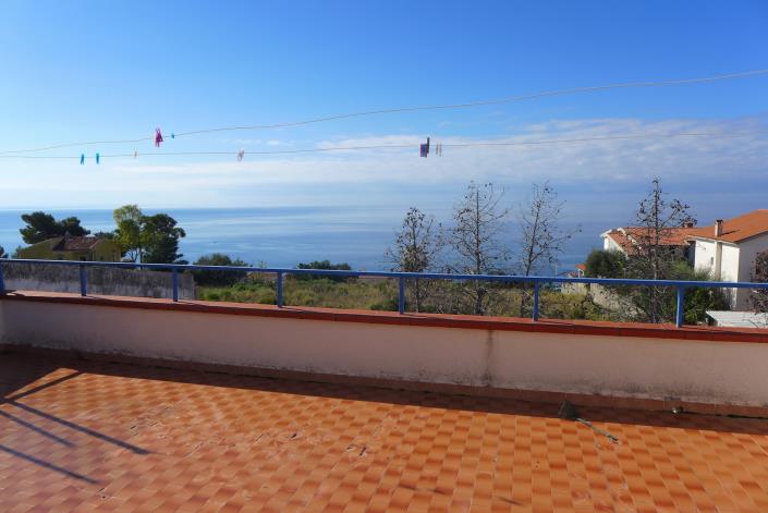 Image No.25-3 Bed Townhouse for sale