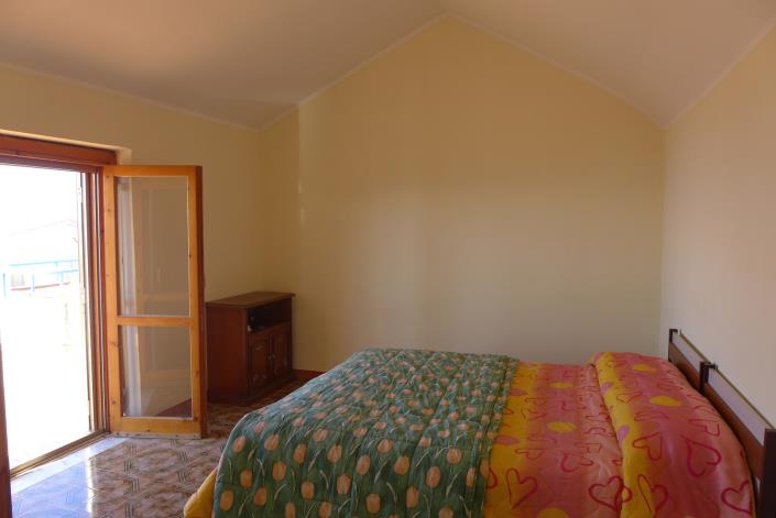 Image No.28-3 Bed Townhouse for sale