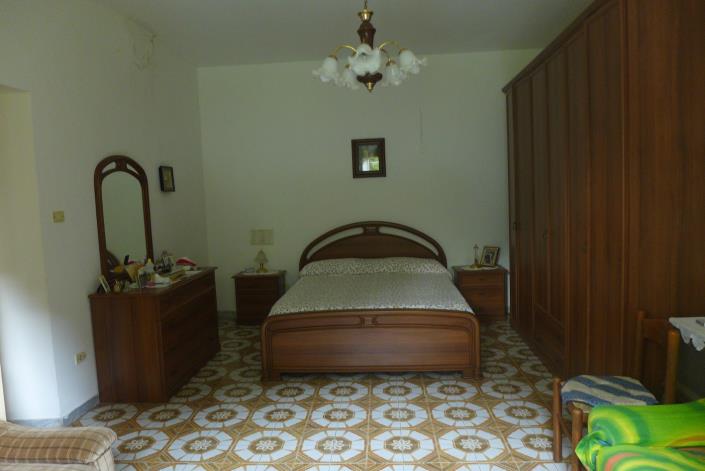 Image No.15-2 Bed Townhouse for sale