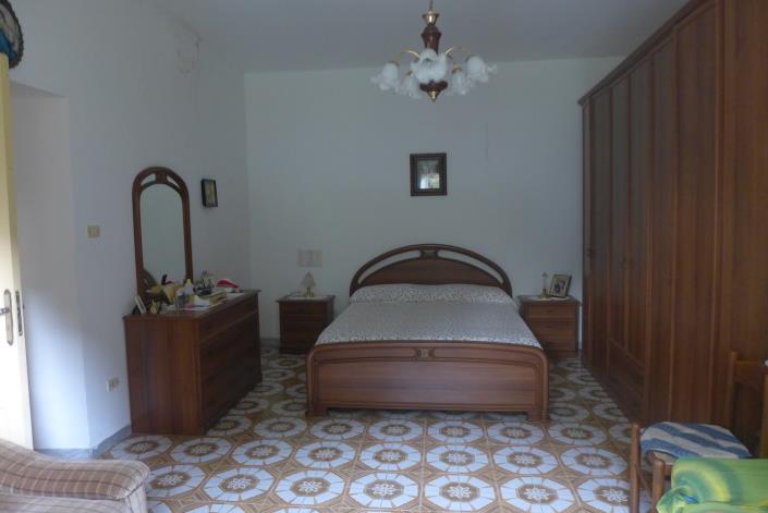 Image No.14-2 Bed Townhouse for sale