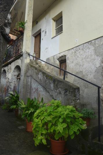 Image No.23-2 Bed Townhouse for sale