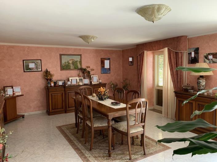 Image No.9-4 Bed Villa for sale