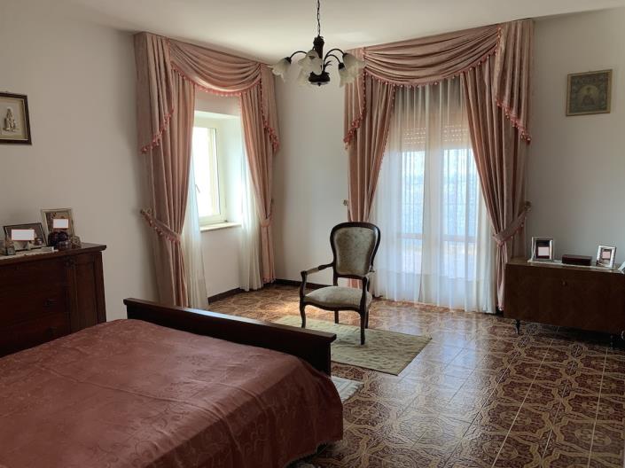 Image No.20-4 Bed Villa for sale