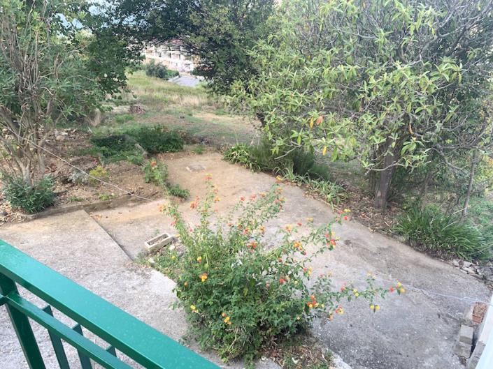 Image No.12-2 Bed Property for sale