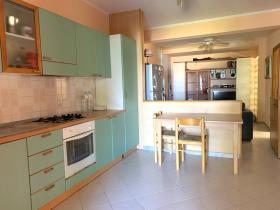 Image No.4-2 Bed Property for sale