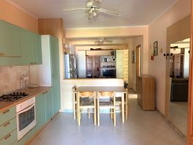 Image No.9-2 Bed Property for sale