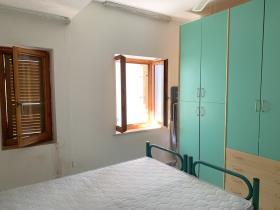 Image No.11-2 Bed Property for sale