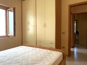 Image No.17-2 Bed Property for sale