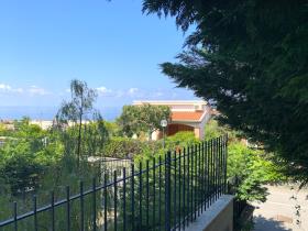 Image No.35-2 Bed Property for sale