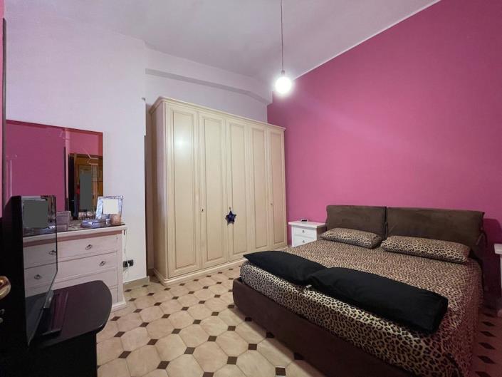 Image No.9-3 Bed Apartment for sale