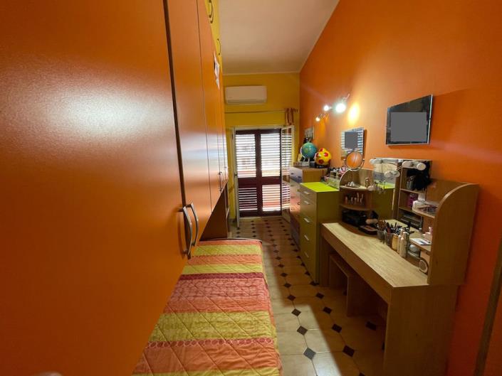 Image No.20-3 Bed Apartment for sale