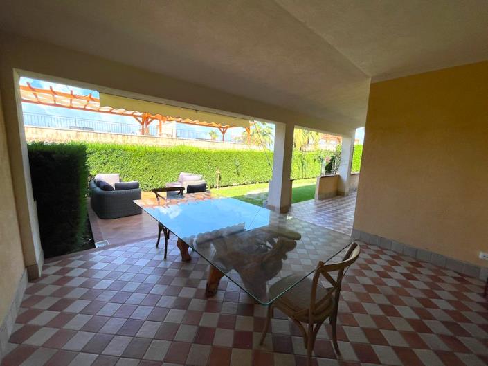 Image No.4-2 Bed Semi-Detached for sale