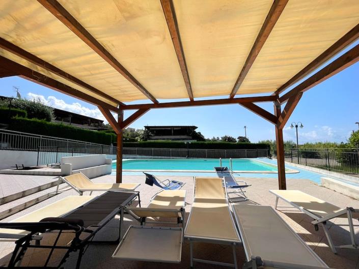 Image No.8-2 Bed Semi-Detached for sale