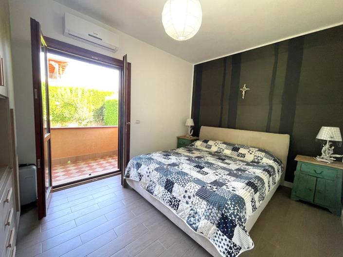 Image No.21-2 Bed Semi-Detached for sale