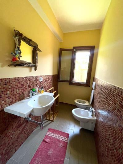 Image No.26-2 Bed Semi-Detached for sale