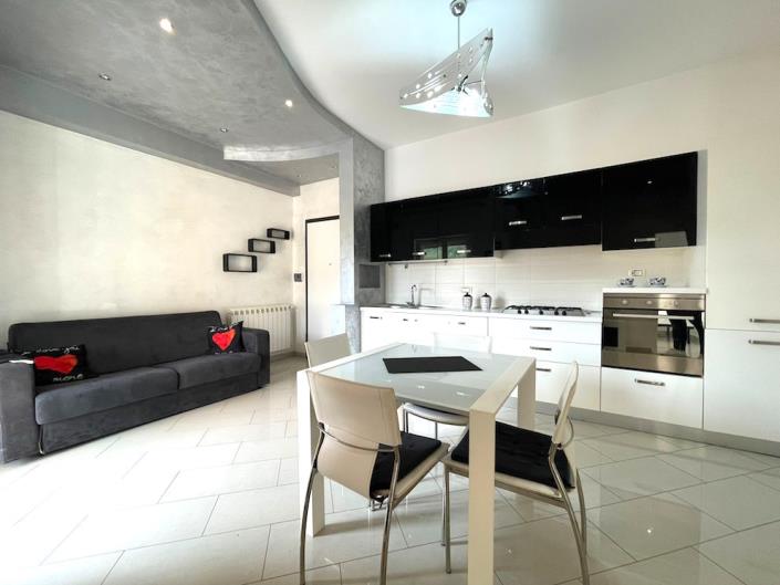 Image No.18-2 Bed Apartment for sale