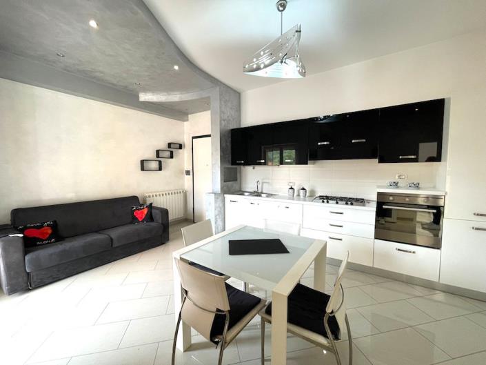 Image No.20-2 Bed Apartment for sale