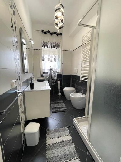 Image No.35-2 Bed Apartment for sale