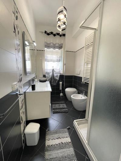 Image No.37-2 Bed Apartment for sale