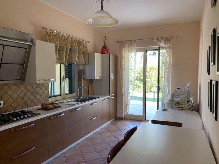 Image No.6-3 Bed House for sale