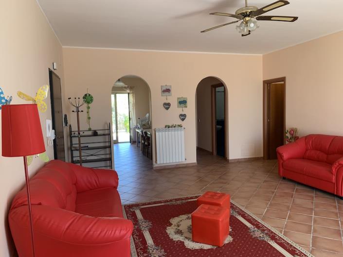 Image No.8-3 Bed House for sale